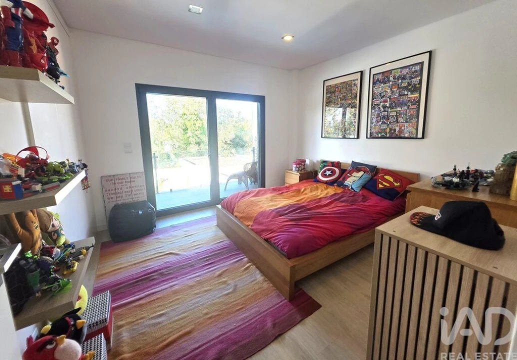 Moradia T4 para Venda em Charneca de Caparica e Sobreda Foto 18