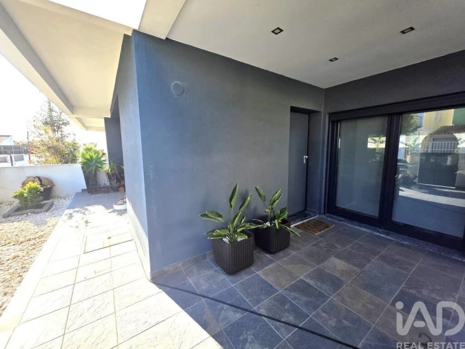 Moradia T4 para Venda em Charneca de Caparica e Sobreda Foto 4