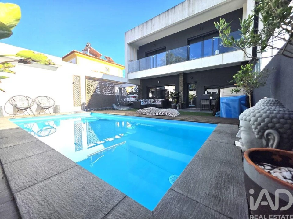 Moradia T4 para Venda em Charneca de Caparica e Sobreda Foto 7