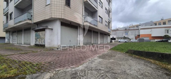 Armazém para Venda em Real, Dume e Semelhe