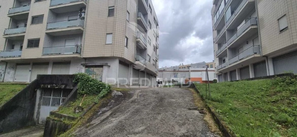 Armazém para Venda em Real, Dume e Semelhe