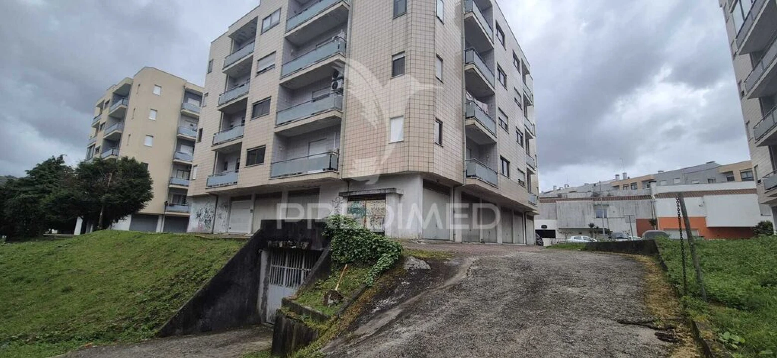 Armazém para Venda em Real, Dume e Semelhe Foto 1