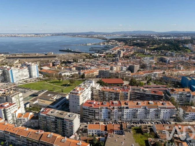 Apartamento para Venda em Almada, Cova da Piedade, Pragal e Cacilhas Foto 15