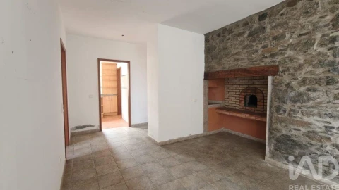 Moradia T2 para Venda em Funchal (Santa Luzia)