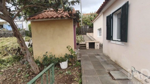 Moradia T2 para Venda em Funchal (Santa Luzia)