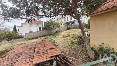 Moradia T2 para Venda em Funchal (Santa Luzia)