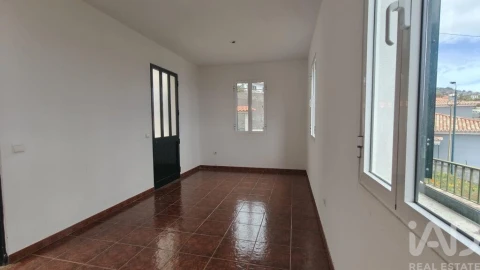 Moradia T2 para Venda em Funchal (Santa Luzia)