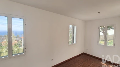 Moradia T2 para Venda em Funchal (Santa Luzia)