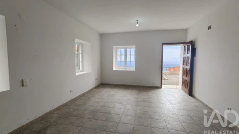 Moradia T2 para Venda em Funchal (Santa Luzia)
