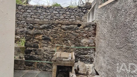 Moradia T2 para Venda em Funchal (Santa Luzia)