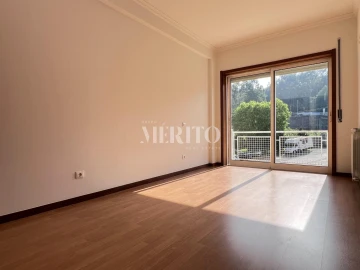 Apartamento T2 para Venda em Real, Dume e Semelhe