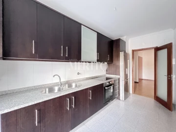 Apartamento T2 para Venda em Real, Dume e Semelhe