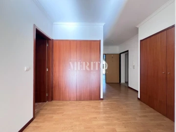 Apartamento T2 para Venda em Real, Dume e Semelhe