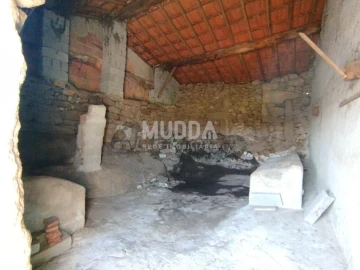 Moradia T2 para Venda em Loivos e Póvoa de Agrações