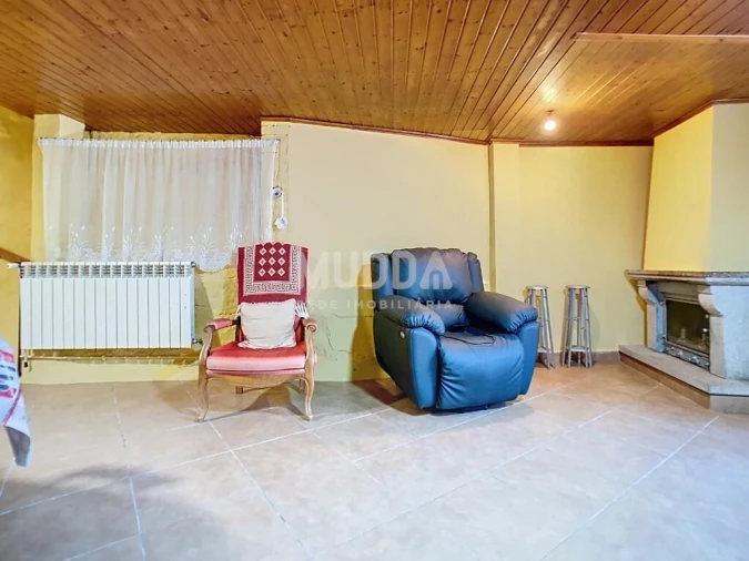 Moradia T2 para Venda em Loivos e Póvoa de Agrações Foto 4