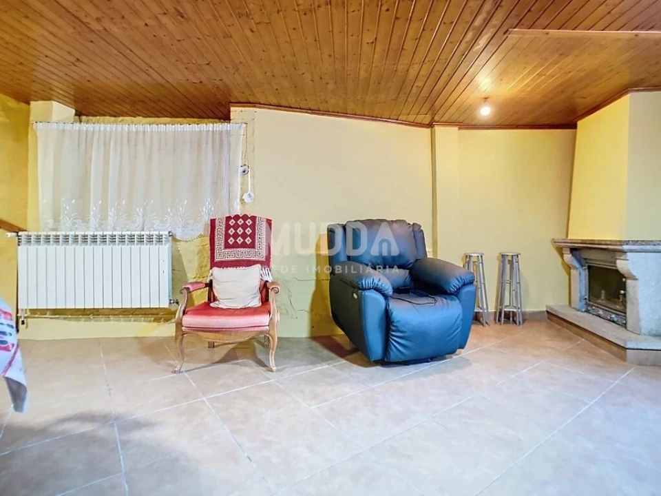 Moradia T2 para Venda em Loivos e Póvoa de Agrações Foto 4