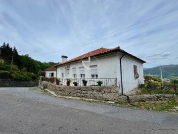 Moradia T3 para Venda em São Jorge e Ermelo