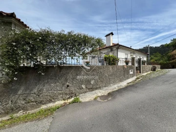 Moradia T3 para Venda em São Jorge e Ermelo