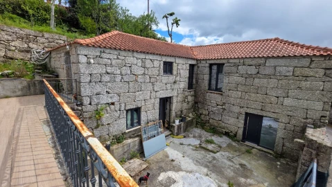 Moradia T4 para Venda em Pinheiro