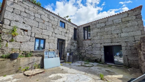 Moradia T4 para Venda em Pinheiro