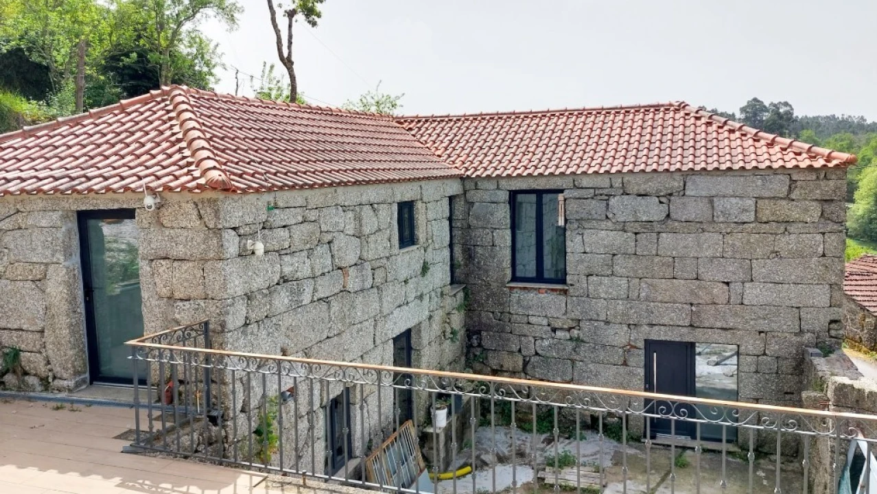 Moradia T4 para Venda em Pinheiro Foto 1