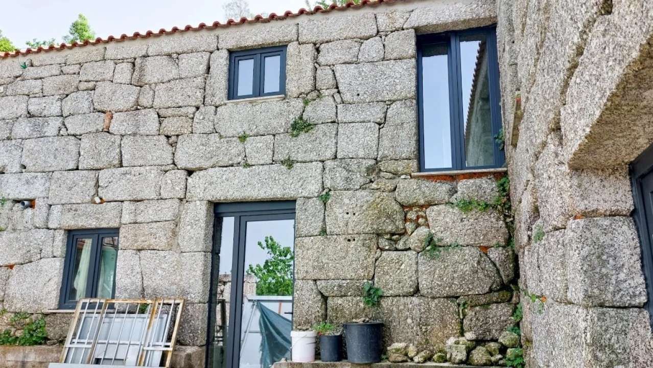 Moradia T4 para Venda em Pinheiro Foto 3