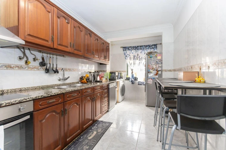 Apartamento T2 para Venda em Quinta do Conde Foto 2