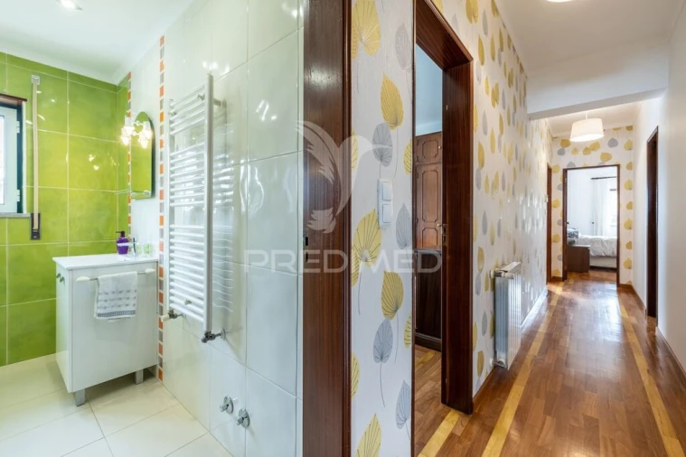 Moradia T3 para Venda em Cela Foto 12