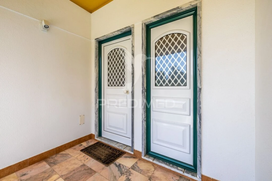 Moradia T3 para Venda em Cela Foto 3