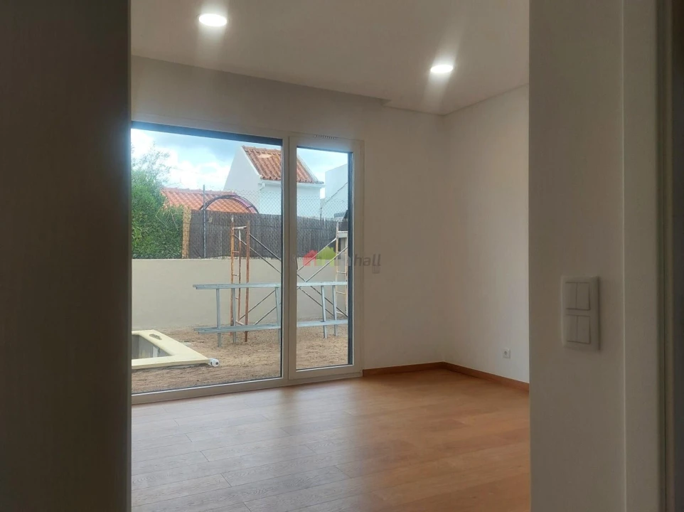 Moradia T4 para Venda em Azeitão (São Lourenço e São Simão) Foto 9