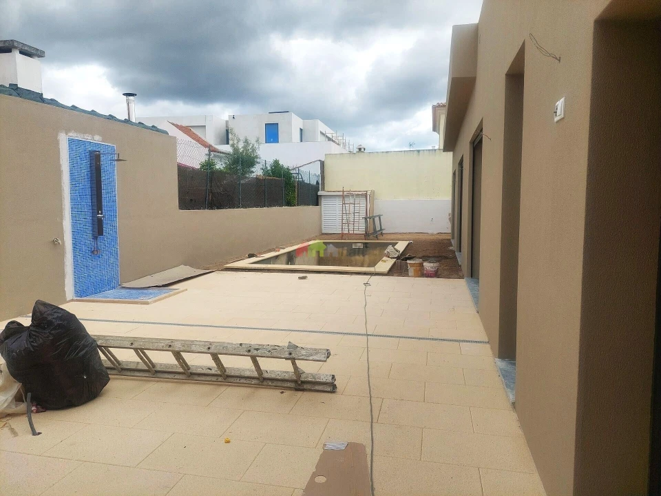 Moradia T4 para Venda em Azeitão (São Lourenço e São Simão) Foto 2