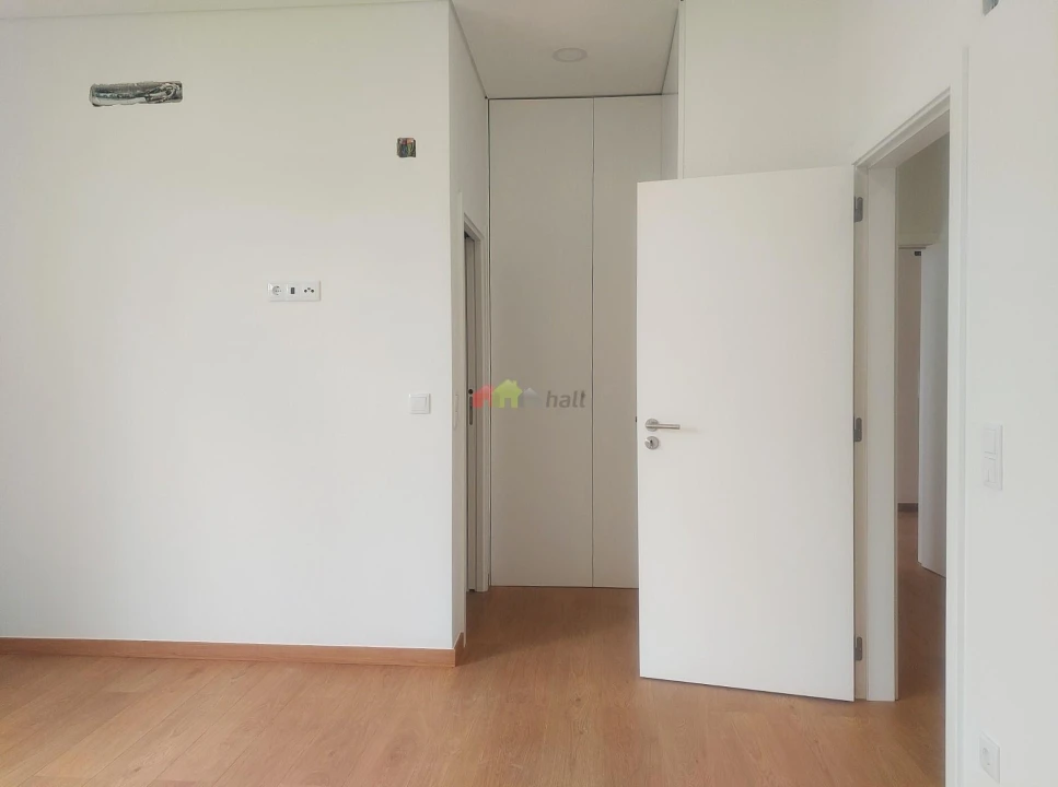 Moradia T4 para Venda em Azeitão (São Lourenço e São Simão) Foto 17