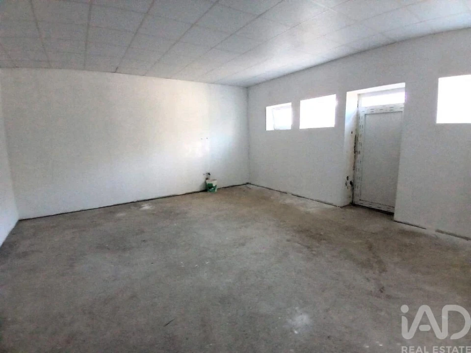 Loja para Venda em Peso e Vales do Rio Foto 3