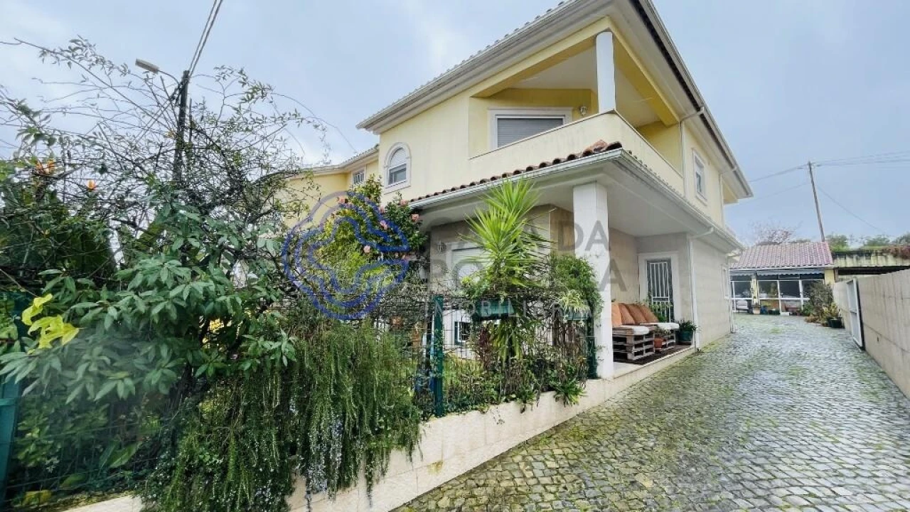 Moradia T4 para Venda em São Silvestre Foto 5