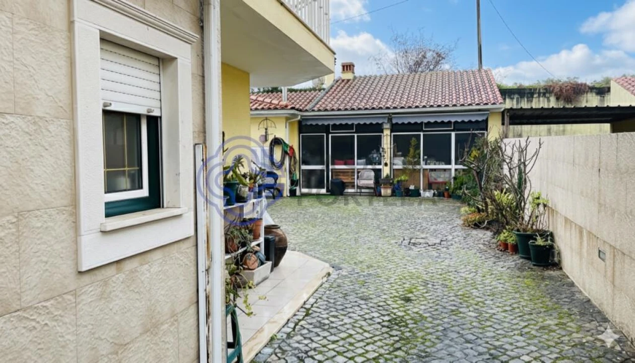 Moradia T4 para Venda em São Silvestre Foto 8