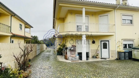 Moradia T4 para Venda em São Silvestre