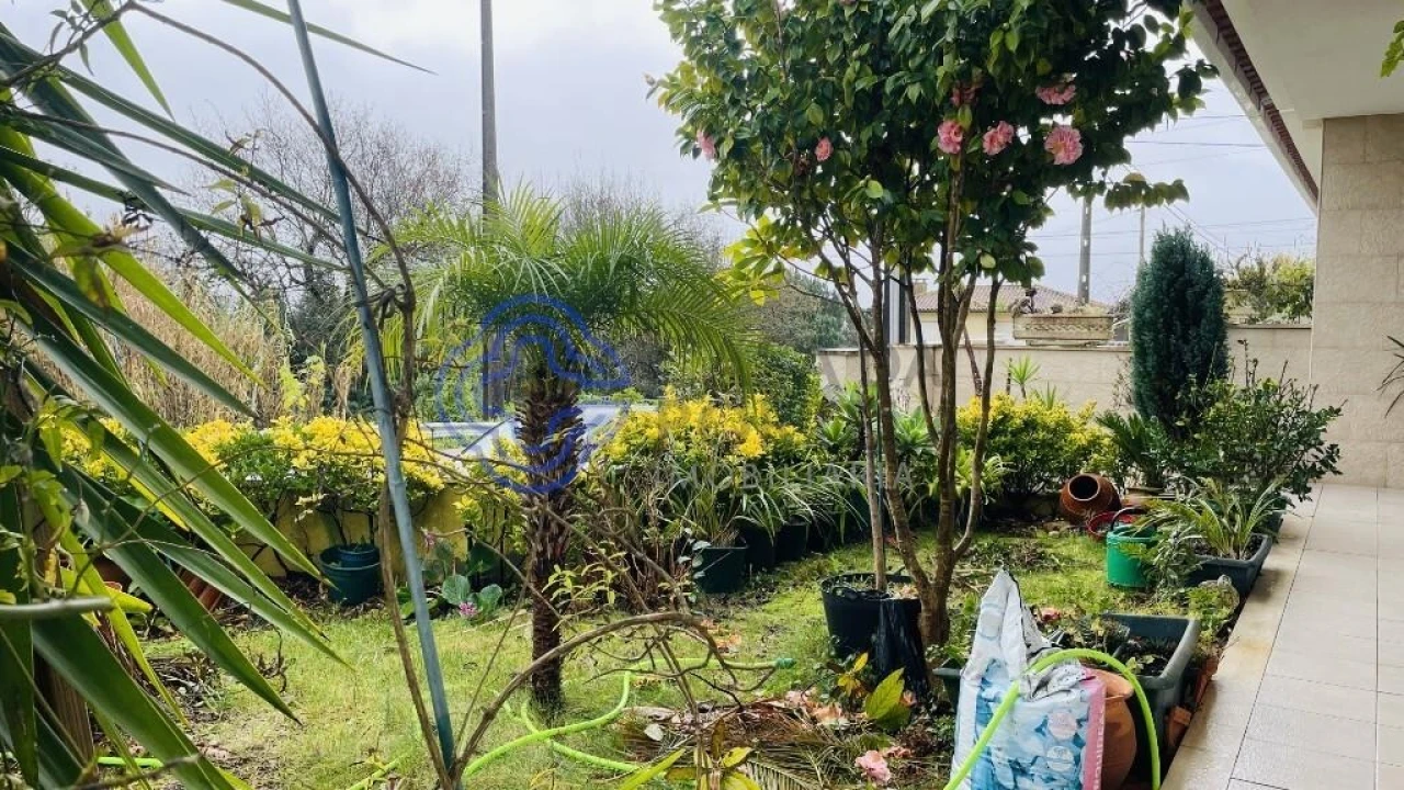 Moradia T4 para Venda em São Silvestre Foto 6