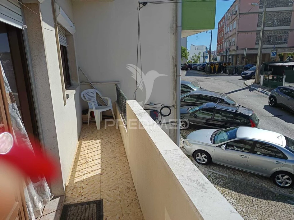 Apartamento T3 para Venda em Almada, Cova da Piedade, Pragal e Cacilhas Foto 3