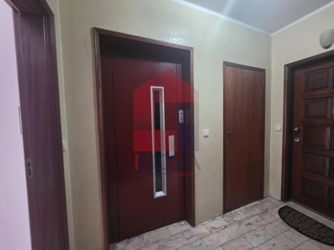 Apartamento T3 para Venda em Braga (Maximinos, Sé e Cividade) Foto 32