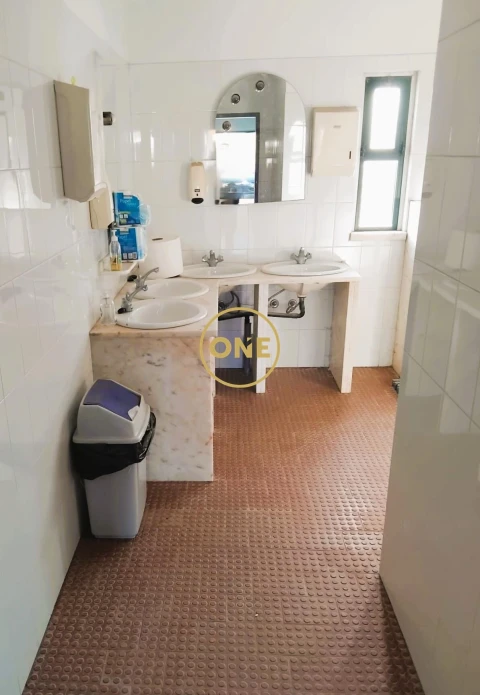 Armazém para Venda em Biscainho