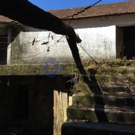 Moradia T2 para Venda em Cossourado e Linhares