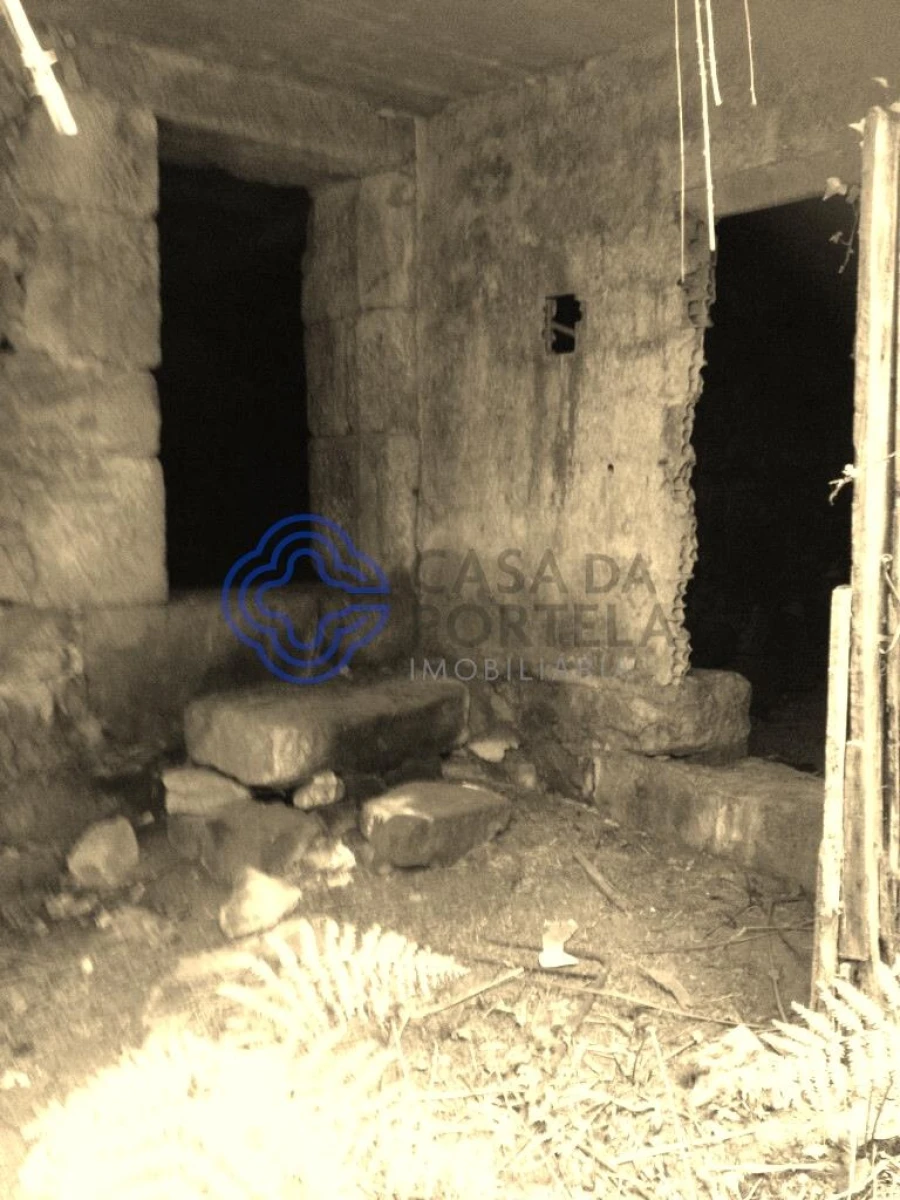 Moradia T2 para Venda em Cossourado e Linhares Foto 4