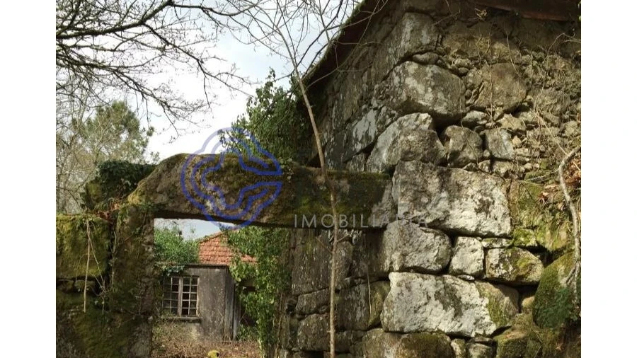 Moradia T2 para Venda em Cossourado e Linhares