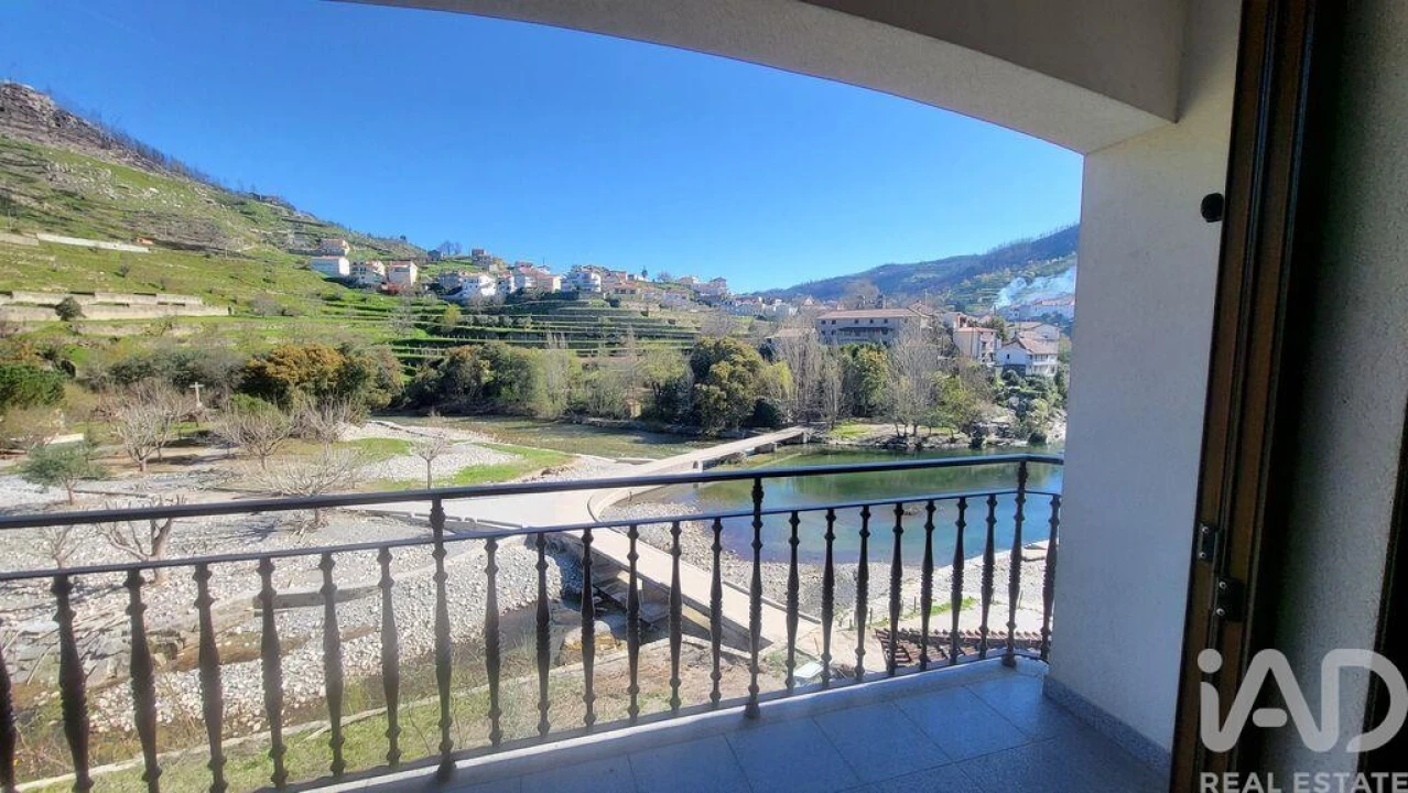 Moradia para Venda em Avo Foto 3