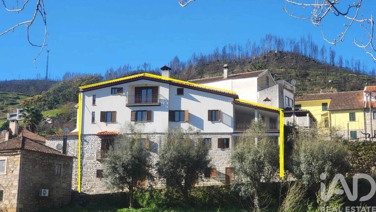 Moradia para Venda em Avo Foto 1