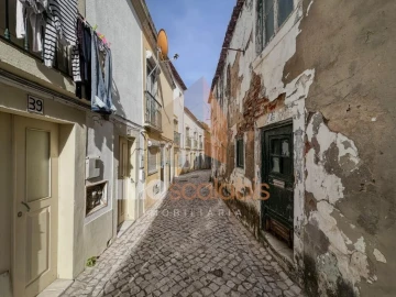 Moradia T1 para Venda em Romeira e Várzea