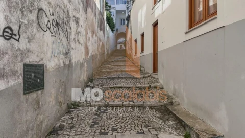 Moradia T1 para Venda em Romeira e Várzea