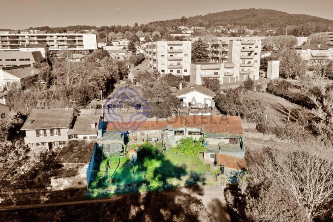 Moradia T4 para Venda em Ronfe Foto 11