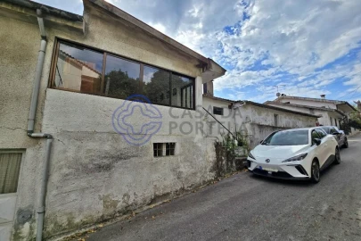 Moradia T4 para Venda em Ronfe