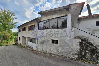 Moradia T4 para Venda em Ronfe